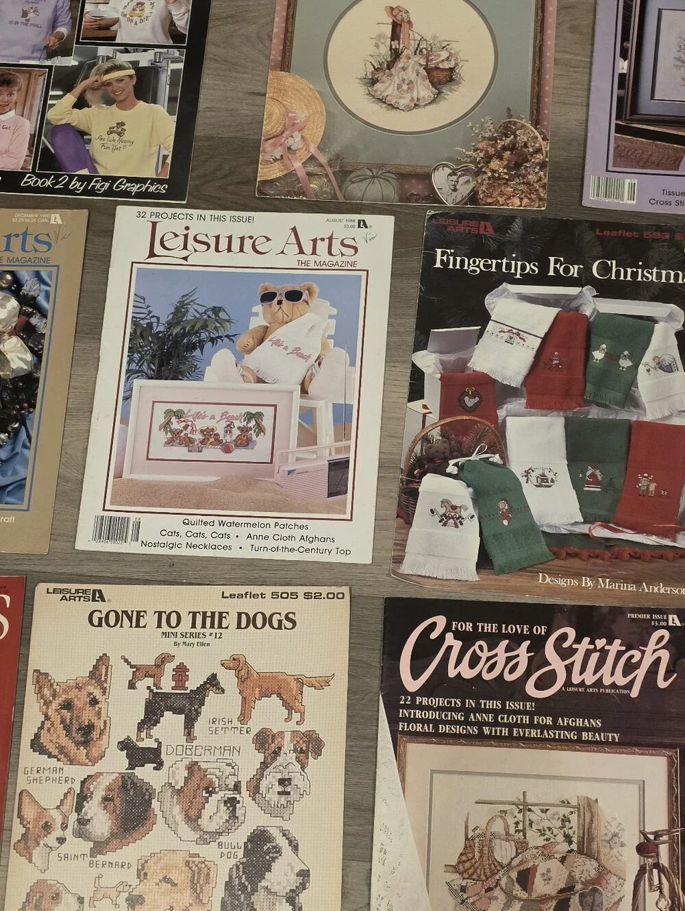 Vtg Leisure Arts Cross Stitch Pattern Leaflets Lot Christmas Dogs Animals Needle